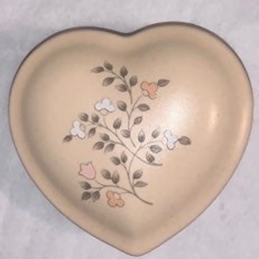 Pfaltzgraff Heart Keepsake Treasure Trinket Box